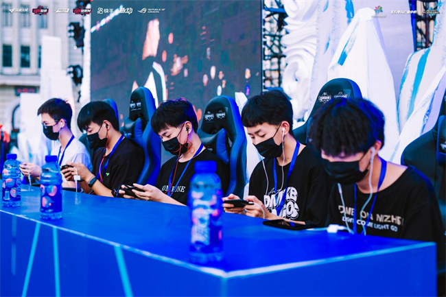 而是竞技场 而是竞技场