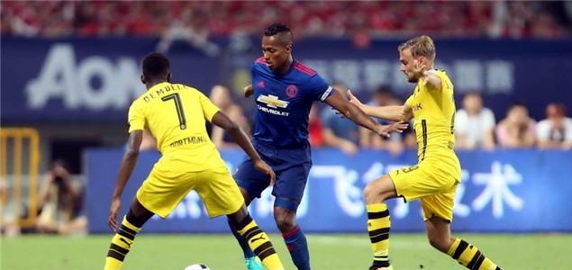 持球人借掩 持球人借掩